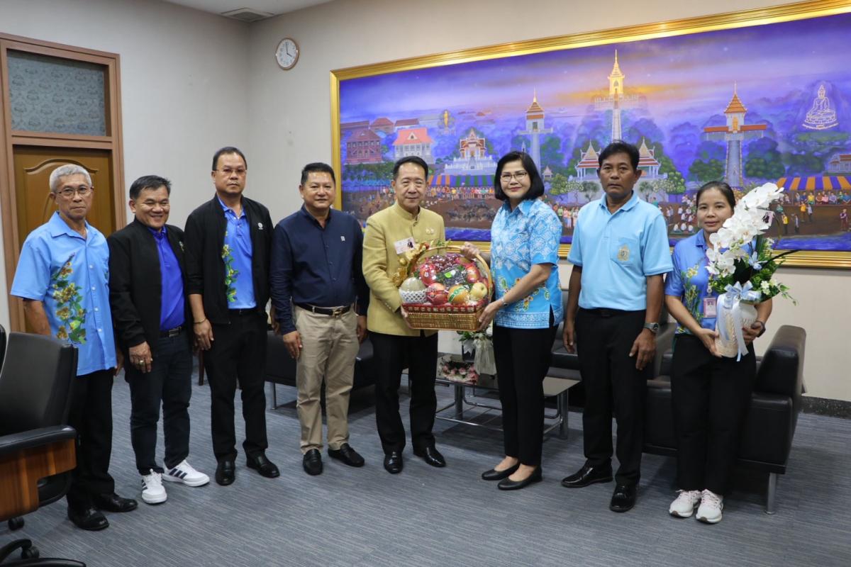 เทศบาลตำบลนาจอมเทียนร่วมแสดงความยินดีกับผู้ว่าราชการจังหวัดชลบุรีคนใหม่